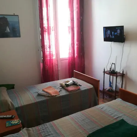 A Due Passi Dal Centro * טראפאני