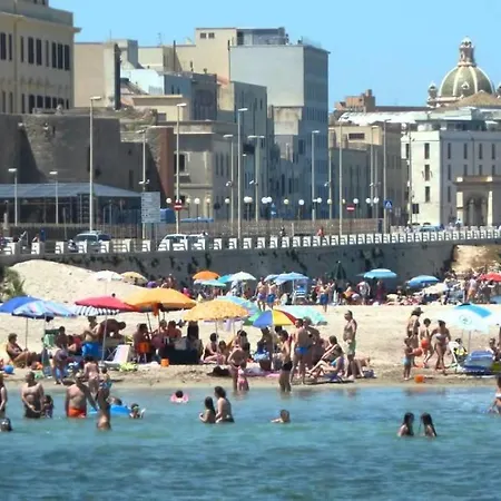 A Due Passi Dal Centro טראפאני