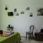 Quarto em Acomodações Particulares A Due Passi Dal Centro